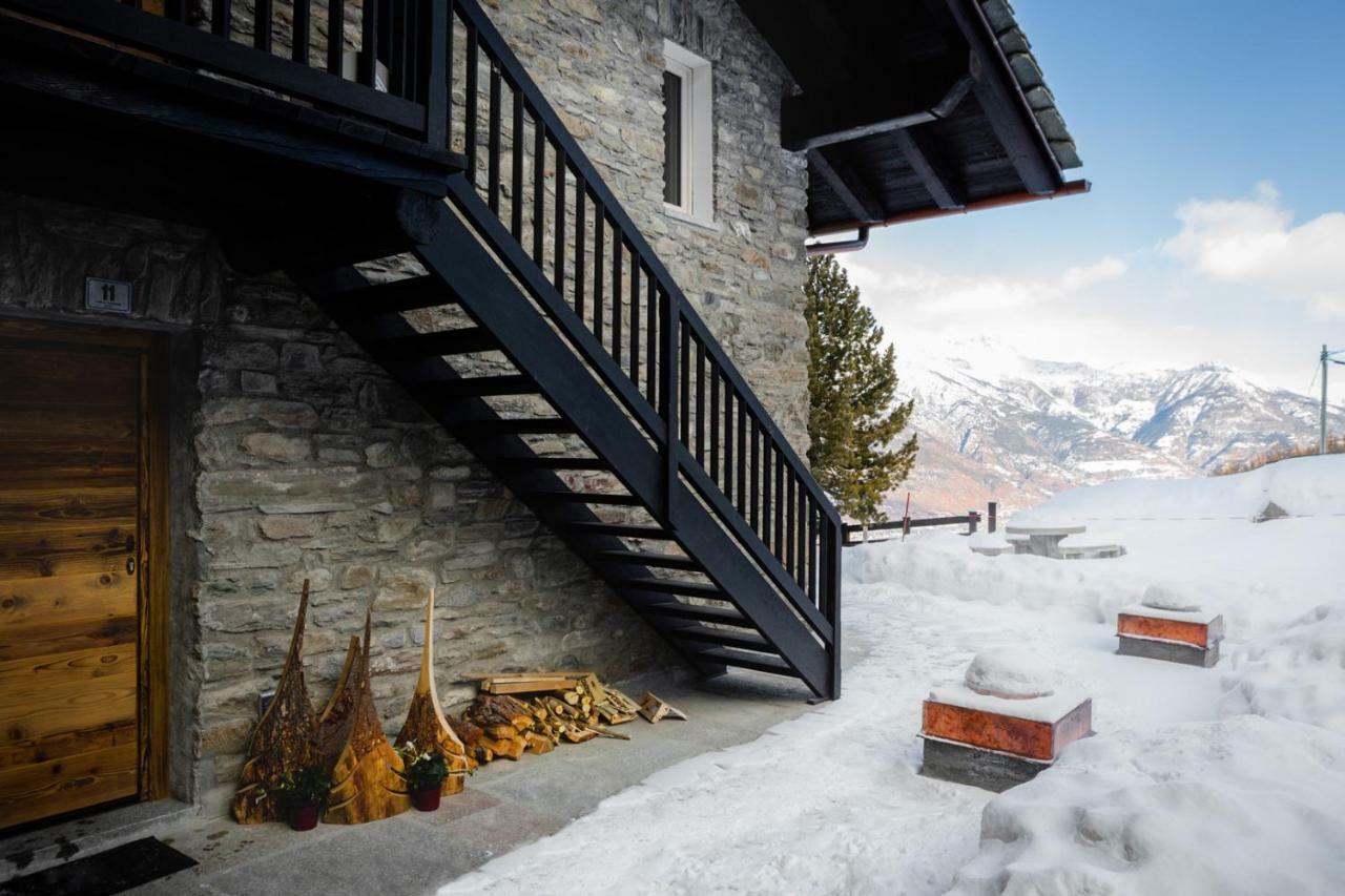 Nellali Villa Gressan Bagian luar foto