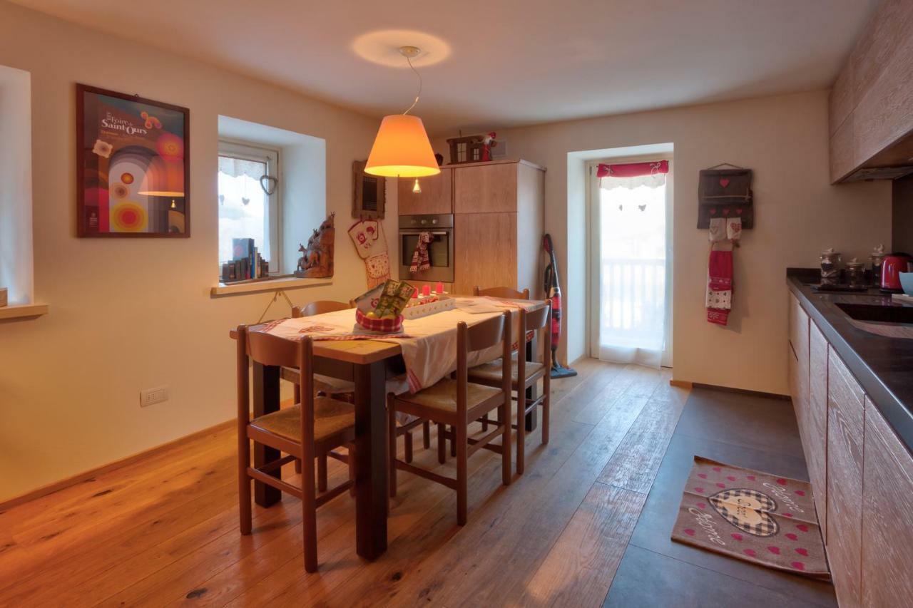 Nellali Villa Gressan Bagian luar foto